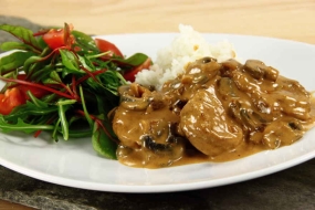 Mørbradbøf med Champignonsauce